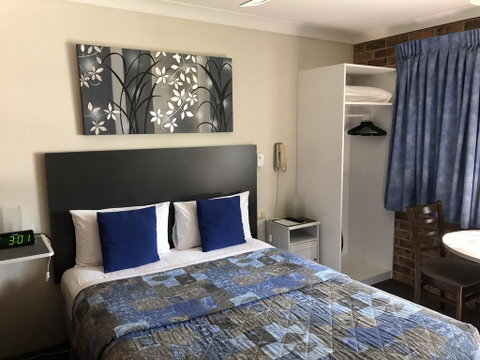 Golden Grain Motor Inn - Tourism Caloundra 0