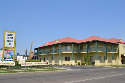 Golden Guitar Motor Inn - Tourism Caloundra 2