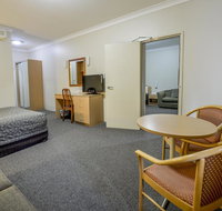 Golden Guitar Motor Inn - Tourism Caloundra