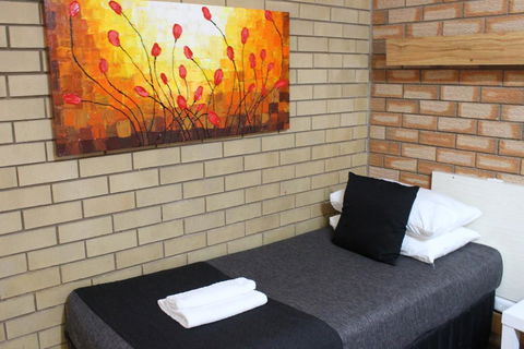 Golden Harvest Motor Inn Moree - Tourism Caloundra 2