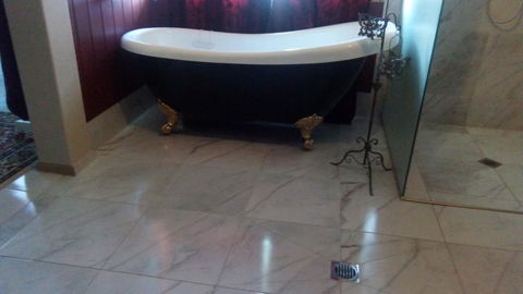 GOLDEN LACE B&B - Tourism Caloundra 0