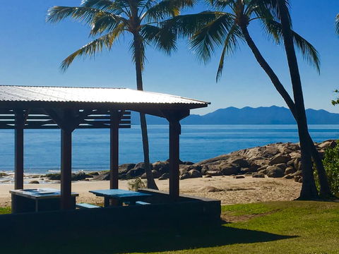 Golden Sands Beach House - Tourism Caloundra 0