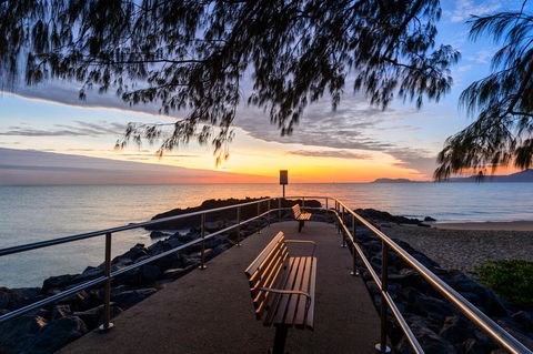 Golden Sands Beachfront Resort - Tourism Caloundra 2