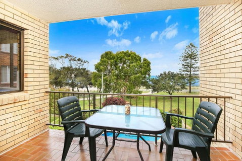 Golden Shores U7, 21 Landsborough Parade - Tourism Caloundra 1