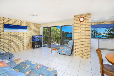 Golden Shores U8, 21 Landsborough Parade - Tourism Caloundra 2