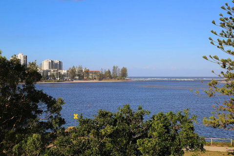 Golden Shores U8, 21 Landsborough Parade - Tourism Caloundra 1