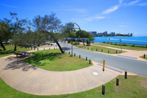 Golden Shores Unit 1, 21 Landsborough Parade - Tourism Caloundra 1