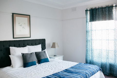 Goldies On Piper Kyneton - Tourism Caloundra 0