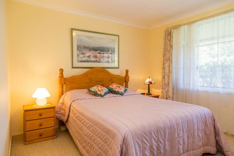 Golfer's Retreat, Mollymook - Tourism Caloundra 3