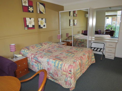 Golfview Lodge - Tourism Caloundra 3