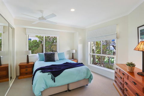 Gone Fishin' - Noosa Waters - Tourism Caloundra 1