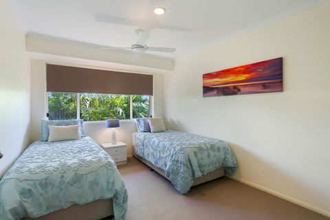 Gone Fishin' - Noosa Waters - Tourism Caloundra 3