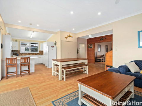 Gone To The Beach - 40 Coogee Ave, The Entrance No - Tourism Caloundra 3