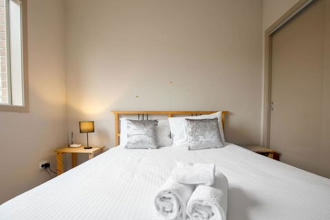Gorgeous 4BR Home In Point Cook - Tourism Caloundra 2
