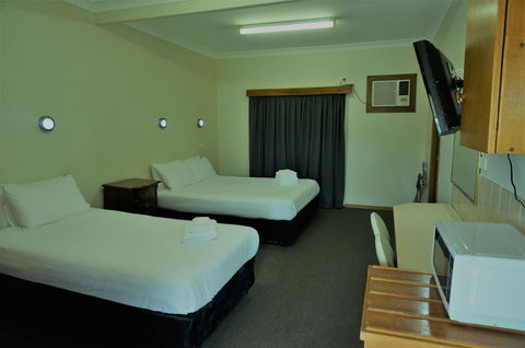 Gosford Inn Motel - Tourism Caloundra 3
