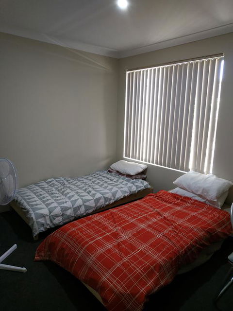 Gosnells Homestay - Tourism Caloundra 0