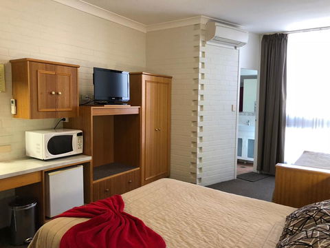 Goulburn Motor Inn - Tourism Caloundra 1
