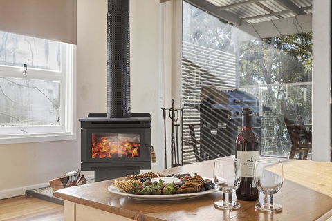 Government Road, 127, Blue Water - Tourism Caloundra 2