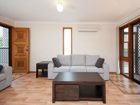 Government Road, 27, Skippers Rest - Tourism Caloundra 2