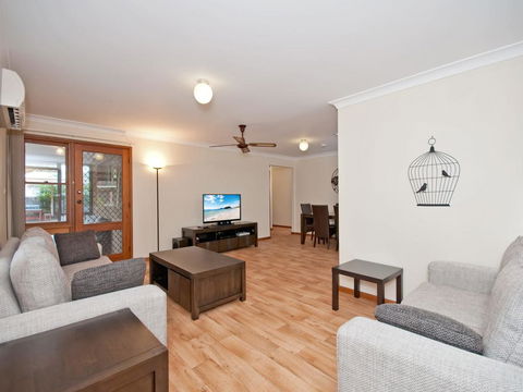 Government Road, 27, Skippers Rest - Tourism Caloundra 0