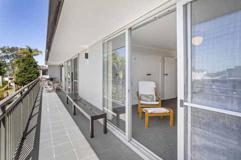 Government Road, 65 - Tourism Caloundra 2