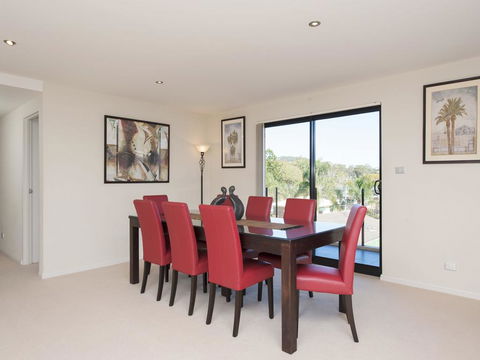 Government Road, Dolphin Cove, Unit 13, 2-6 - Tourism Caloundra 2