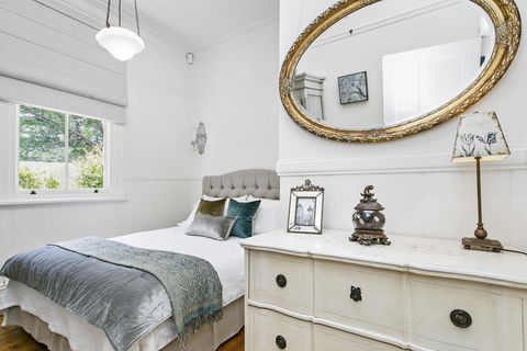 Gowan Brae Cottage - Tourism Caloundra 0