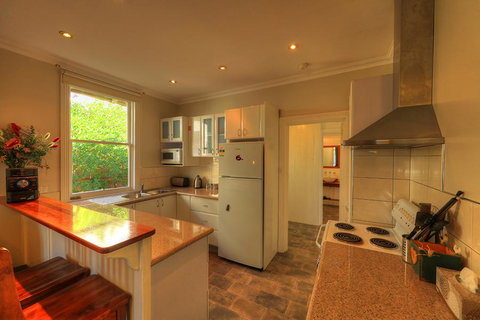 Grace's Spa Cottage - Tourism Caloundra 2