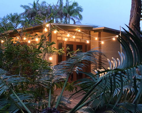 Graces Of Byron - Tourism Caloundra 0