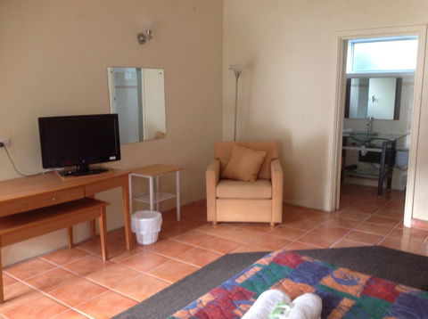 Grampians Motel /Hotel - Tourism Caloundra 0