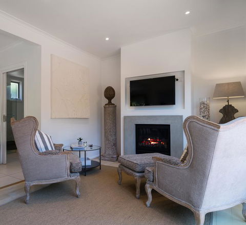 Grand Capella Villa 1 - Tourism Caloundra 1