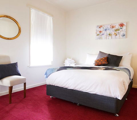 Grand Central Hotel - Tourism Caloundra 2
