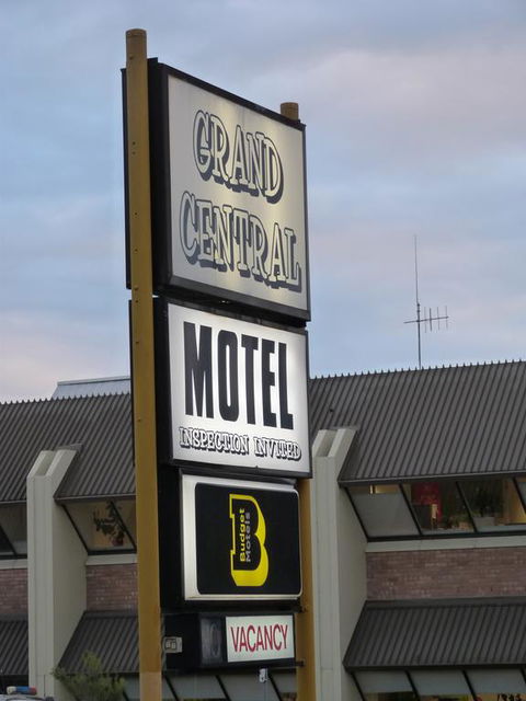 Grand Central Motel - Tourism Caloundra 3