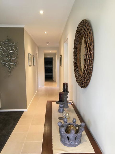 Grand Escape McKenzie - Boutique Rentals - Tourism Caloundra 3