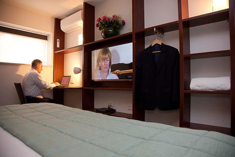 Grand Hotel And Studios - Tourism Caloundra 2