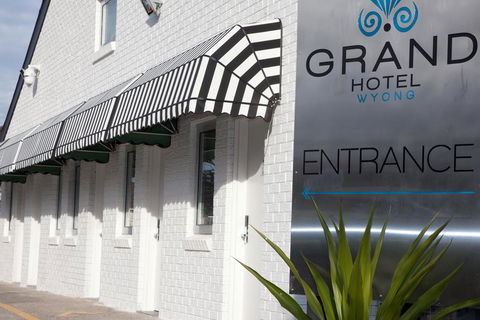 Grand Hotel And Studios - Tourism Caloundra 0