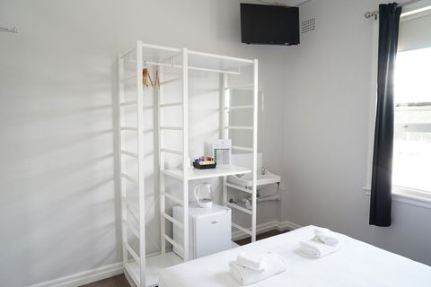 Grand Hotel Rockdale - Tourism Caloundra 2