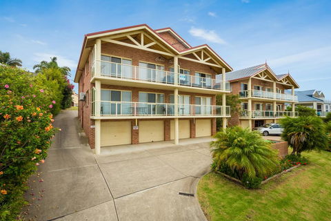 Grand Pacific 2 Unit 1 - Tourism Caloundra 0