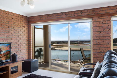 Grand Pacific 2 Unit 2 - Tourism Caloundra 2