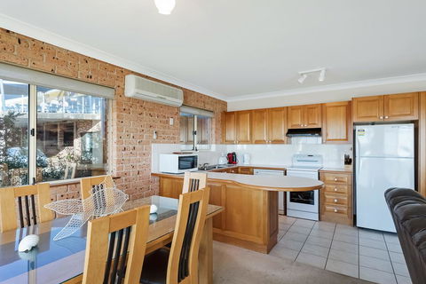 Grand Pacific 2 Unit 2 - Tourism Caloundra 1
