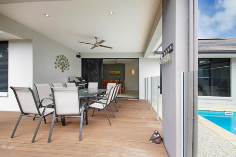 Grand Parade - Tourism Caloundra 1