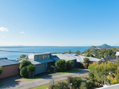 Grand View @ Nelson Bay - Tourism Caloundra 2