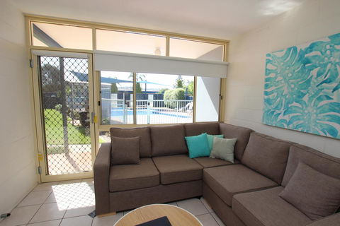Grandeur Holiday Units - Tourism Caloundra 2