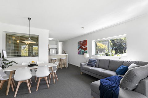 Grange 235 - Cumberland Lorne - Tourism Caloundra 1