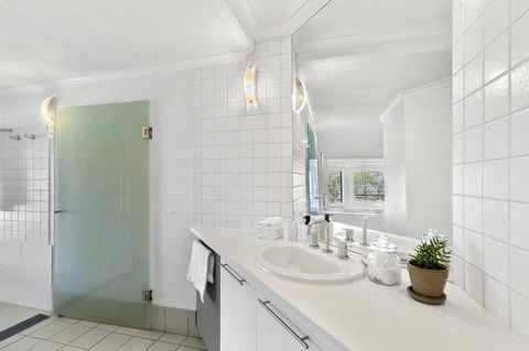Grange 235 - Cumberland Lorne - Tourism Caloundra 2