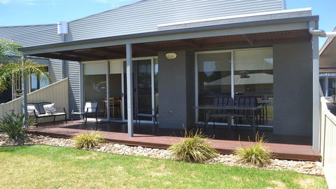 Grange Water View Yarrawonga - Tourism Caloundra 3