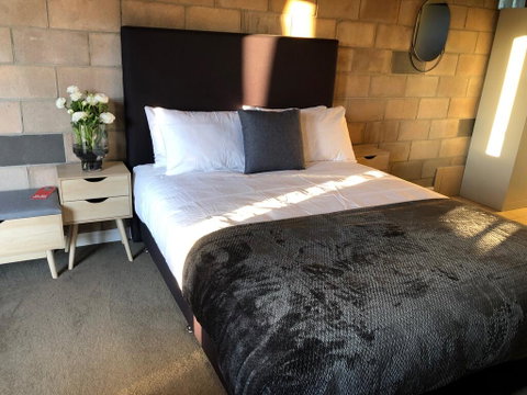 Granite Belt Cabins - Tourism Caloundra 1