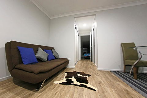 Granny Flat Next To Golf Course - Tourism Caloundra 3