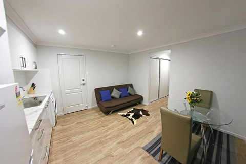 Granny Flat Next To Golf Course - Tourism Caloundra 0