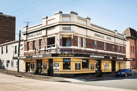 Granville Hotel - Tourism Caloundra 2